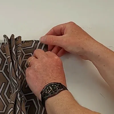 Bay window curtain track without returns explained