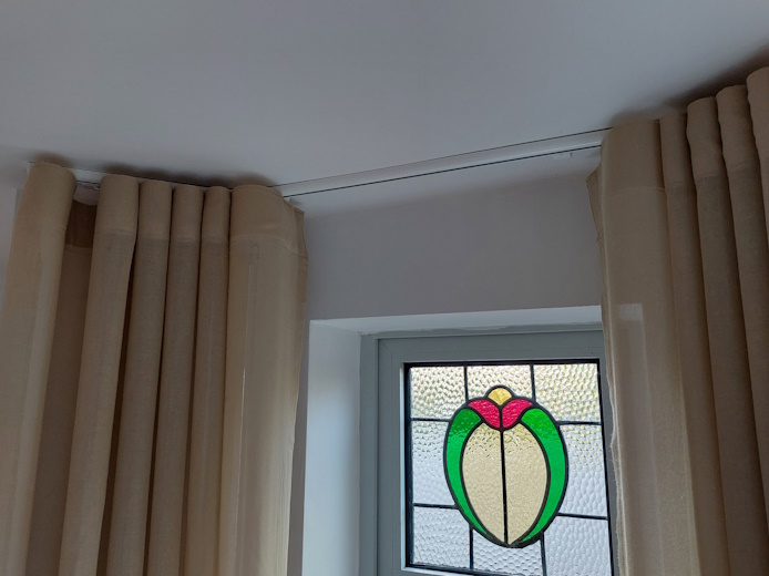 discover how to measure for wave curtains to fit a bay window